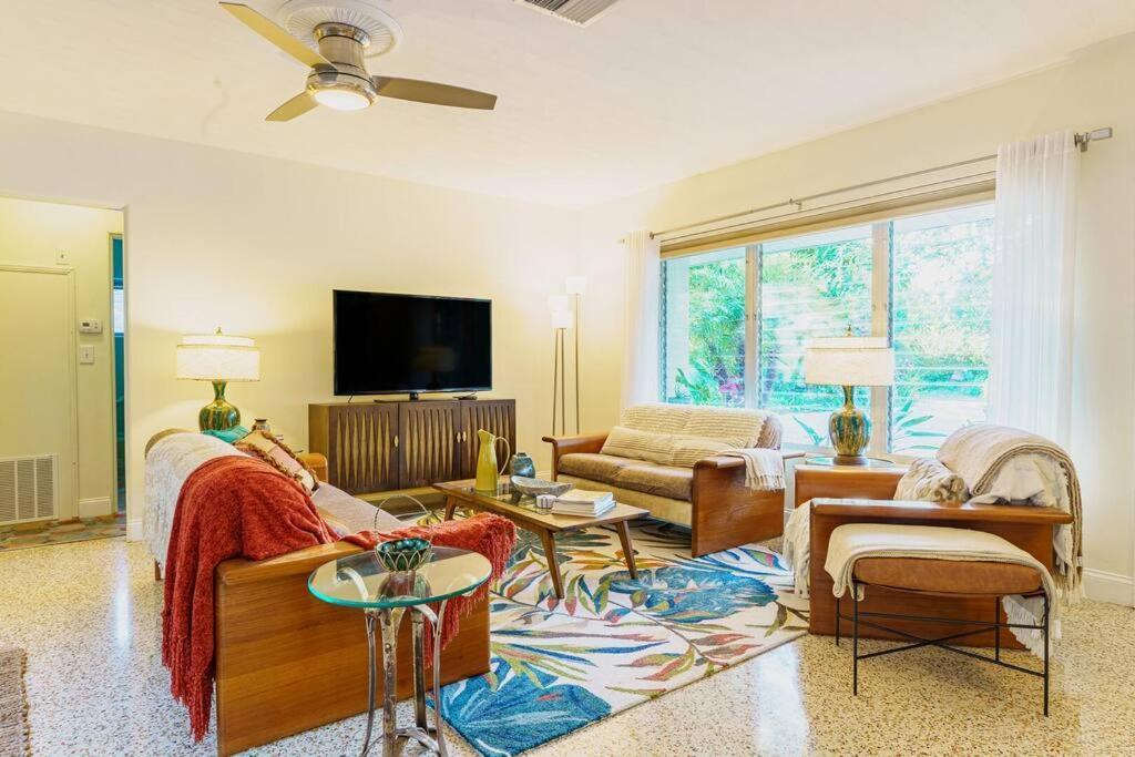 Beautiful Glam Mid-Century 1 Block From Sarasota Bay With Firepit Villa Luaran gambar