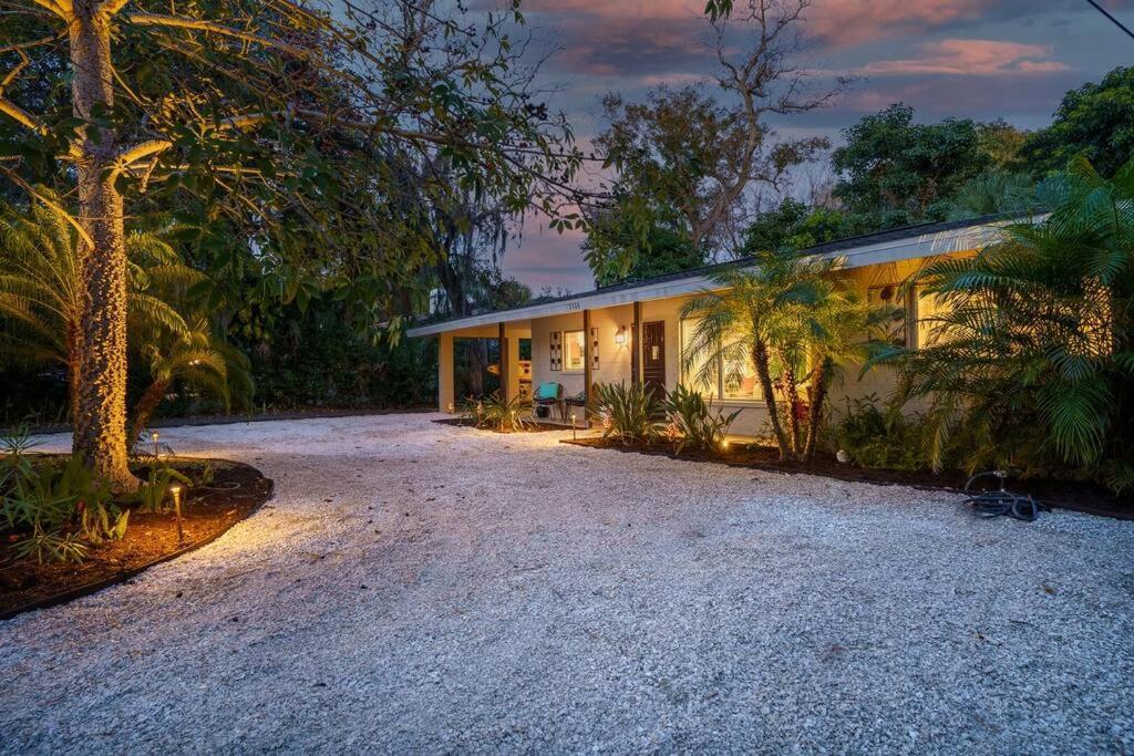 Beautiful Glam Mid-Century 1 Block From Sarasota Bay With Firepit Villa Luaran gambar