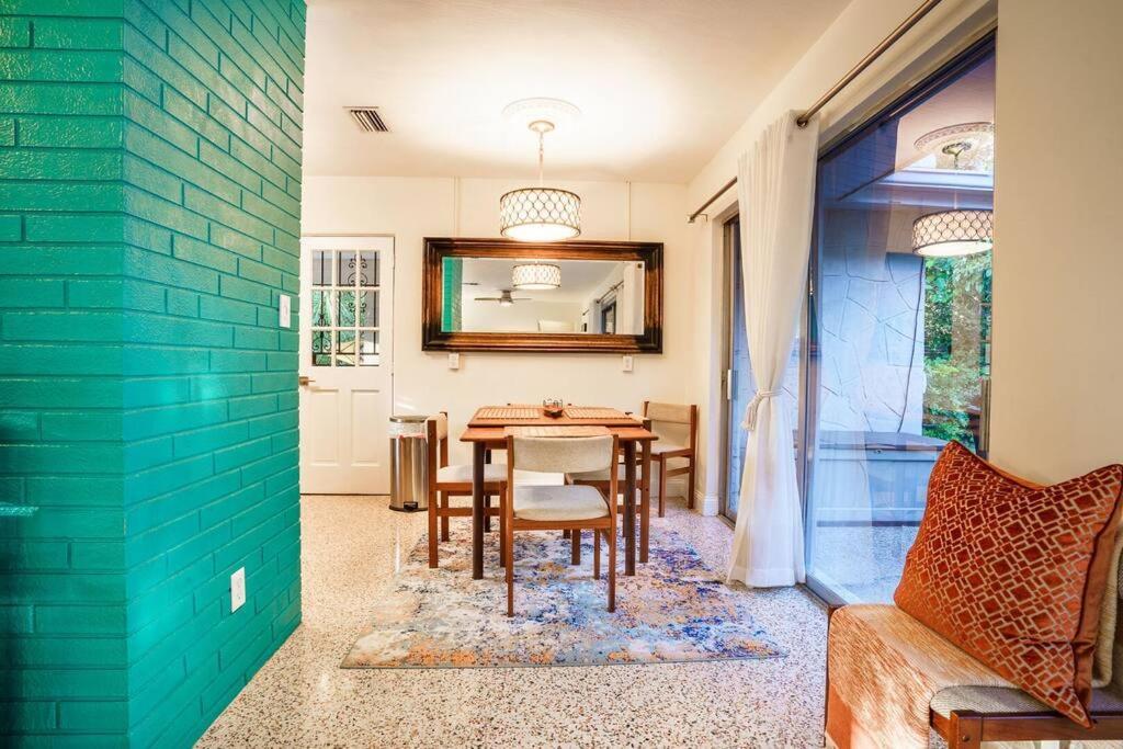 Beautiful Glam Mid-Century 1 Block From Sarasota Bay With Firepit Villa Luaran gambar