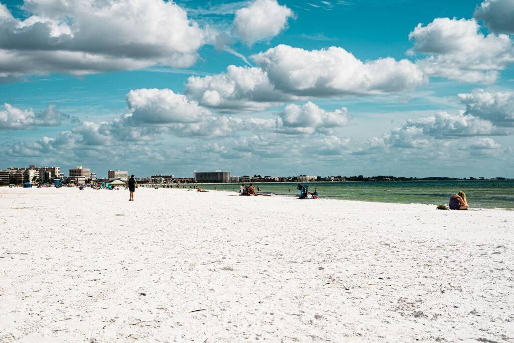 Beautiful Glam Mid-Century 1 Block From Sarasota Bay With Firepit Villa Luaran gambar